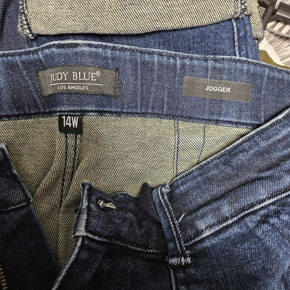 Judy Blue Blue Denim Pants - Picture 3 of 3